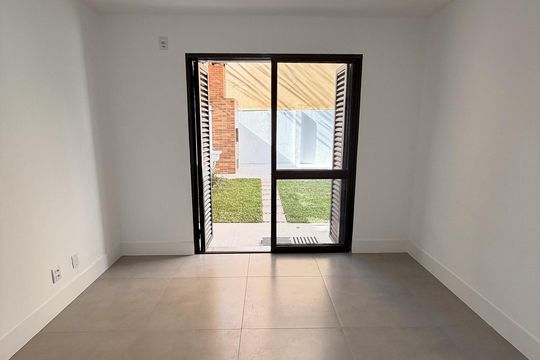 Sala de apartamento à venda com 1 quarto, 42m² em Floresta, Porto Alegre