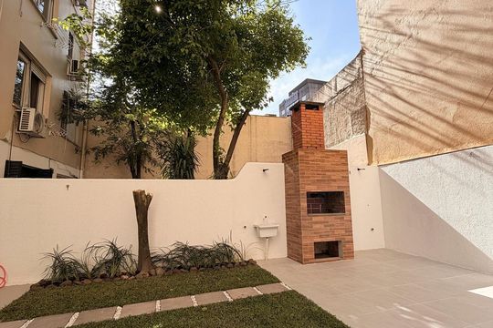 Área externa de apartamento à venda com 1 quarto, 42m² em Floresta, Porto Alegre