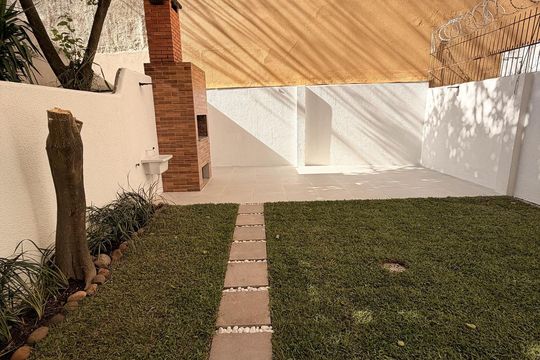 Área externa de apartamento à venda com 1 quarto, 42m² em Floresta, Porto Alegre