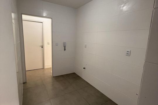 Cozinha de apartamento à venda com 1 quarto, 42m² em Floresta, Porto Alegre