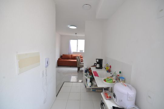 Cozinha de apartamento para alugar com 2 quartos, 38m² em Jardim Recanto Verde, São Paulo