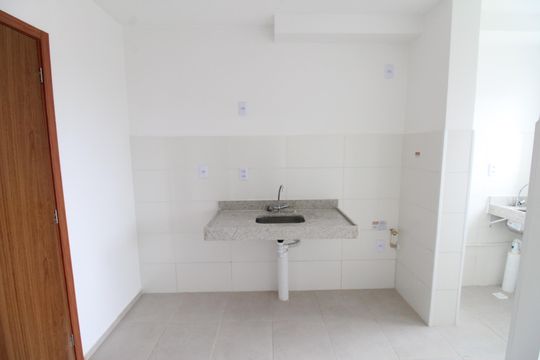 Cozinha de apartamento para alugar com 2 quartos, 3000m² em Parque dos Ipes, São José dos Campos