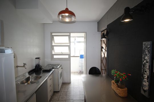 Cozinha de apartamento para alugar com 2 quartos, 80m² em Bom Fim, Porto Alegre