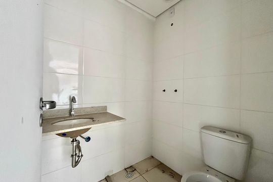 Banheiro de apartamento à venda com 2 quartos, 35m² em Vila Guarani (zona Sul), São Paulo