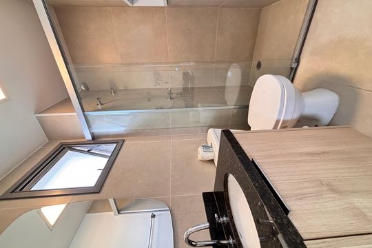 Banheiro de kitnet/studio à venda com 1 quarto, 20m² em Indianópolis, São Paulo