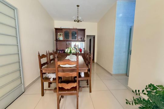 Casa à venda com 3 quartos, 389m² em Coração Eucarístico, Belo Horizonte