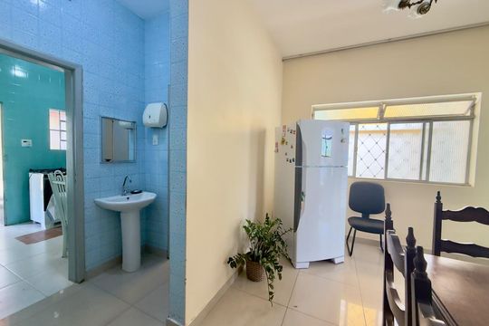 Casa à venda com 3 quartos, 389m² em Coração Eucarístico, Belo Horizonte