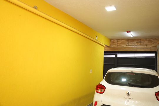 Garagem de casa à venda com 3 quartos, 450m² em Limoeiro, São Paulo