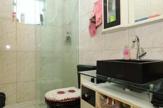 Banheiro 1 de casa à venda com 3 quartos, 450m² em Limoeiro, São Paulo