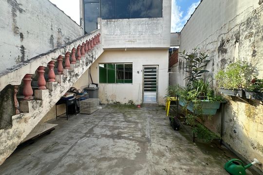 Quintal de casa à venda com 2 quartos, 137m² em Vila Sao Luiz (valparaizo), Barueri
