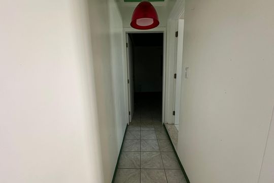 Corredor de casa à venda com 2 quartos, 137m² em Vila Sao Luiz (valparaizo), Barueri