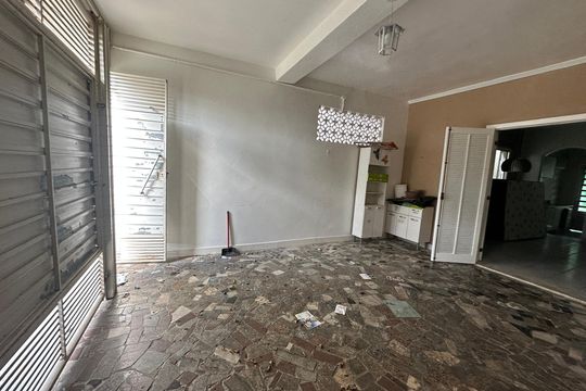 Garagem de casa à venda com 2 quartos, 137m² em Vila Sao Luiz (valparaizo), Barueri