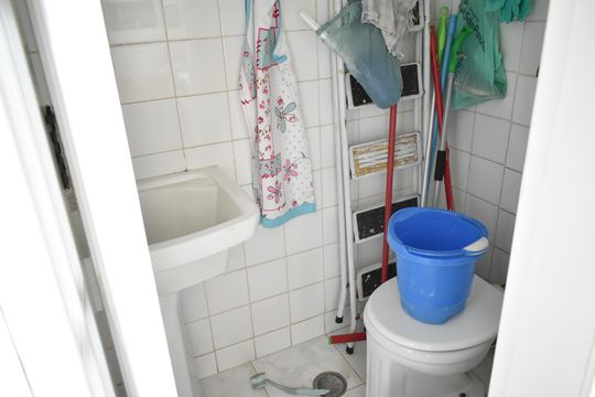 Banheiro de serviço de apartamento à venda com 2 quartos, 70m² em Indianópolis, São Paulo