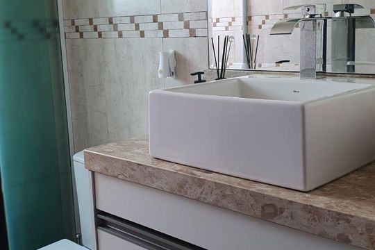 Banheiro de apartamento à venda com 2 quartos, 49m² em Belenzinho, São Paulo