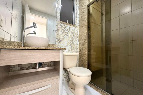 Banheiro Social de apartamento à venda com 2 quartos, 60m² em Pechincha, Rio de Janeiro