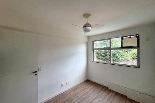 Quarto 1 de apartamento à venda com 2 quartos, 60m² em Pechincha, Rio de Janeiro
