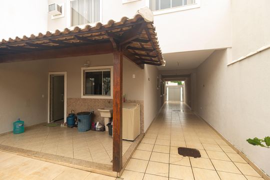Quintal de casa de condomínio à venda com 3 quartos, 200m² em Campo Grande, Rio de Janeiro