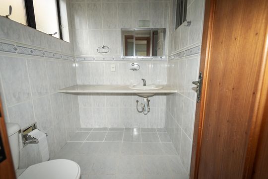 Banheiro Suíte 2 de apartamento para alugar com 3 quartos, 121m² em Petrópolis, Porto Alegre