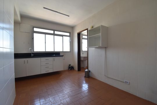 Cozinha de apartamento à venda com 3 quartos, 110m² em Batel, Curitiba