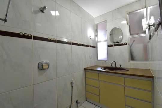 Banheiro 2 de apartamento à venda com 3 quartos, 110m² em Batel, Curitiba