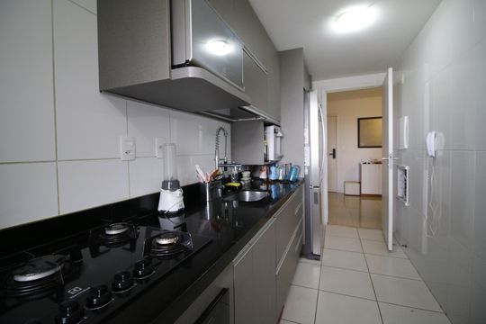 Cozinha de apartamento para alugar com 3 quartos, 98m² em Barra da Tijuca, Rio de Janeiro