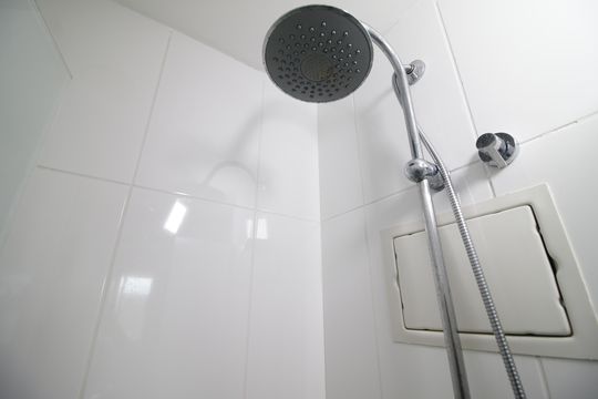 Banheiro da Suíte 2 de apartamento para alugar com 3 quartos, 98m² em Barra da Tijuca, Rio de Janeiro