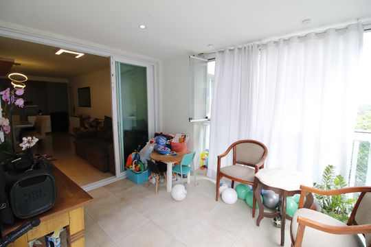 Varanda de apartamento para alugar com 3 quartos, 98m² em Barra da Tijuca, Rio de Janeiro