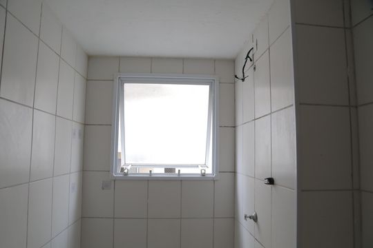 Banheiro de apartamento para alugar com 2 quartos, 49m² em Vila Curuçá Velha, São Paulo