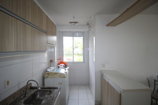 Cozinha de apartamento para alugar com 2 quartos, 43m² em Morro Santana, Porto Alegre