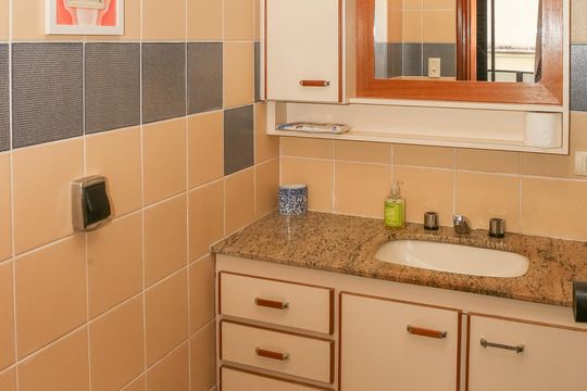Banheiro da Suíte de apartamento à venda com 3 quartos, 147m² em Pompeia, São Paulo