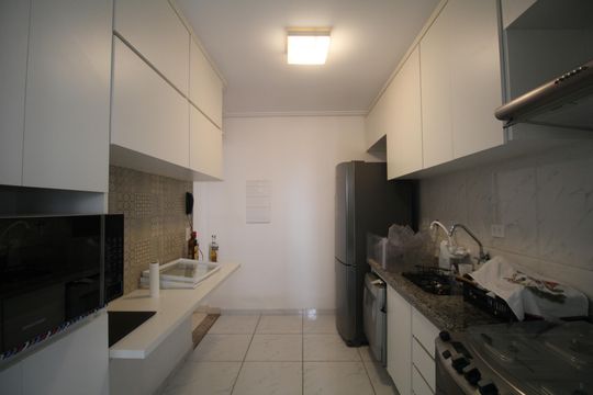 Cozinha de apartamento para alugar com 2 quartos, 72m² em Jardim Maria Rosa, Taboão da Serra