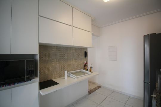 Cozinha de apartamento para alugar com 2 quartos, 72m² em Jardim Maria Rosa, Taboão da Serra