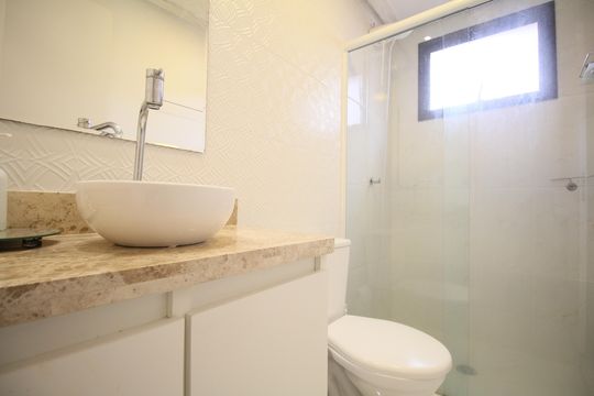 Banheiro da Suíte de apartamento para alugar com 2 quartos, 72m² em Jardim Maria Rosa, Taboão da Serra