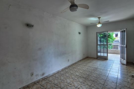 Sala de casa à venda com 2 quartos, 168m² em Vigário Geral, Rio de Janeiro