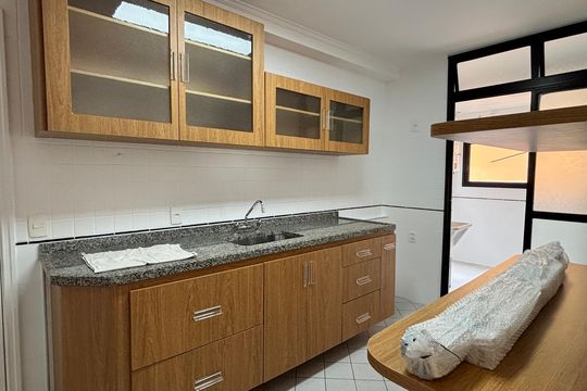 Cozinha de apartamento para alugar com 3 quartos, 90m² em Chácara Inglesa, São Paulo