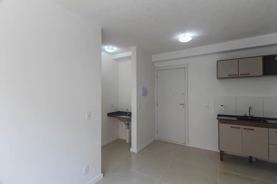Sala/Cozinha de apartamento para alugar com 2 quartos, 35m² em Cidade São Mateus, São Paulo