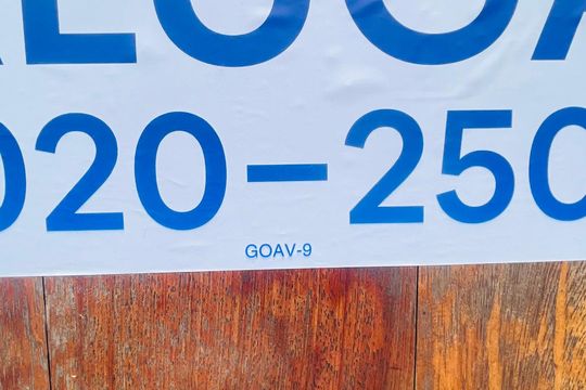 Código da placa de casa para alugar com 2 quartos, 200m² em Jardim Adelina, Cotia