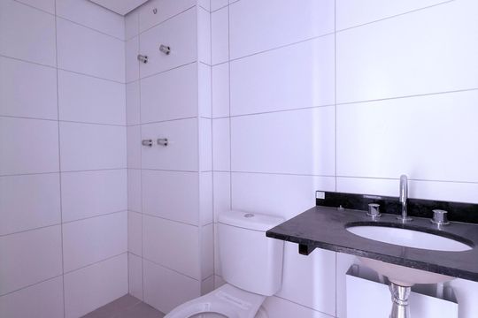 Banheiro Social de apartamento à venda com 2 quartos, 58m² em Jardim do Mar, São Bernardo do Campo
