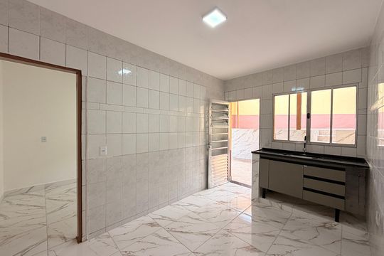 Cozinha de casa para alugar com 2 quartos, 200m² em Jardim Guanabara, Jundiaí