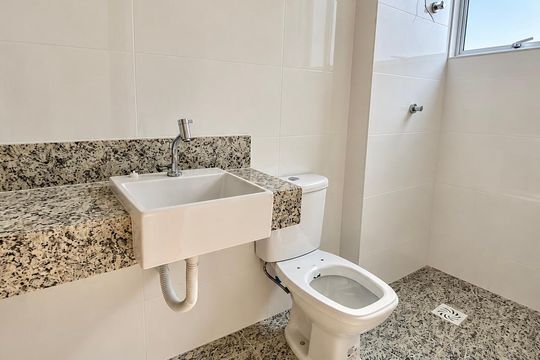 Banheiro de apartamento à venda com 1 quarto, 70m² em Centro, Belo Horizonte