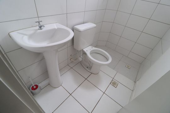 Banheiro Social de apartamento para alugar com 2 quartos, 44m² em Shopping Park, Uberlândia