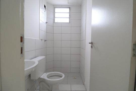 Banheiro Social de apartamento para alugar com 2 quartos, 44m² em Shopping Park, Uberlândia