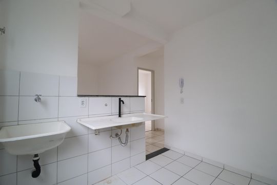 Cozinha de apartamento para alugar com 2 quartos, 44m² em Shopping Park, Uberlândia