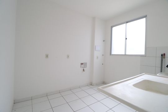 Cozinha de apartamento para alugar com 2 quartos, 44m² em Shopping Park, Uberlândia