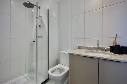 Banheiro da Suíte de apartamento para alugar com 2 quartos, 67m² em Vila Clementino, São Paulo
