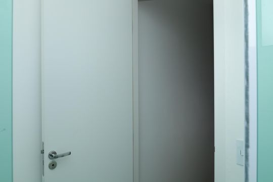 Banheiro de apartamento para alugar com 1 quarto, 34m² em Jardim Robru, São Paulo