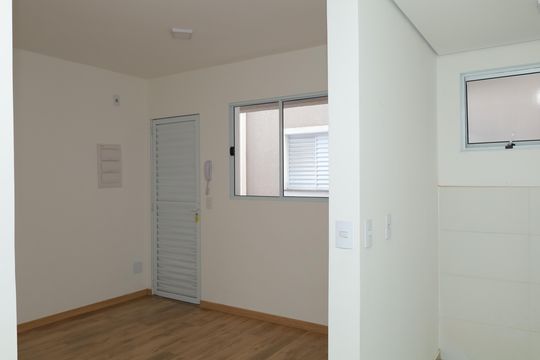 Cozinha de apartamento para alugar com 1 quarto, 34m² em Jardim Robru, São Paulo