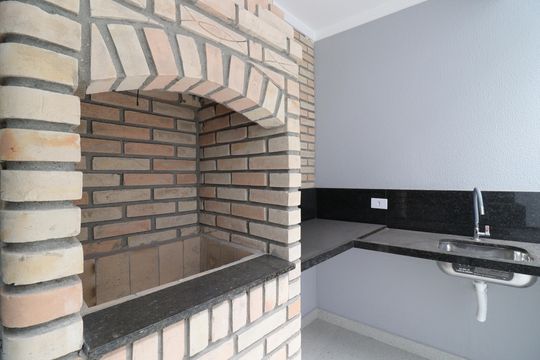 Churrasqueira de casa à venda com 3 quartos, 130m² em Jardim Ubirajara, São Paulo