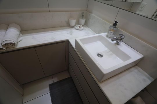 Banheiro  de apartamento para alugar com 2 quartos, 53m² em Fátima, Canoas
