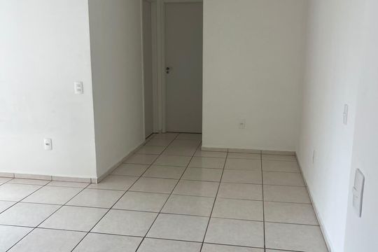 Sala de apartamento à venda com 1 quarto, 48m² em Curicica, Rio de Janeiro